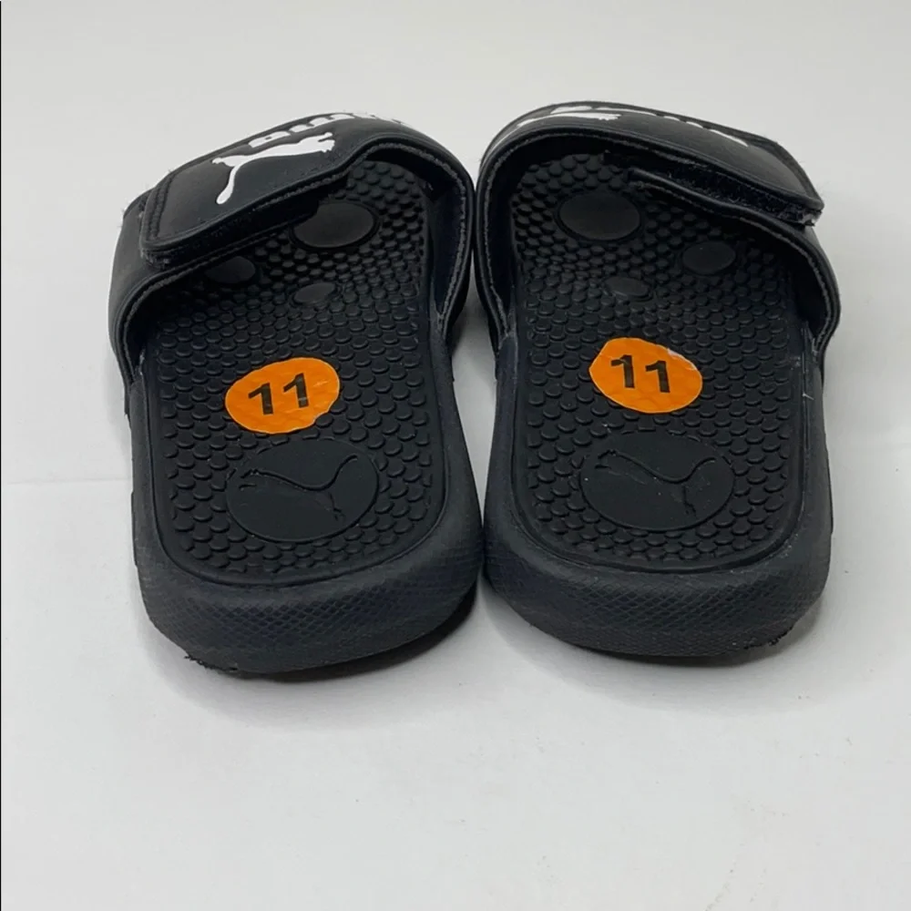 Pumas Kids Slides Size 11 black‎